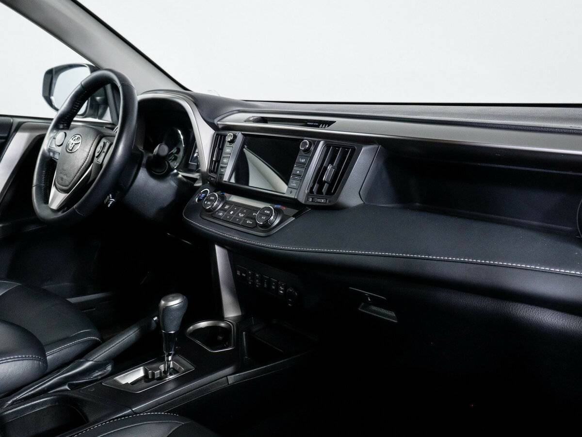 Toyota RAV4 с пробегом — 2018 год. Фото: #7
