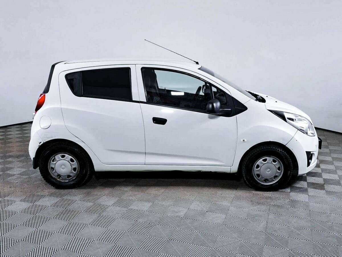 Chevrolet Spark с пробегом — 2013 год. Фото: #3