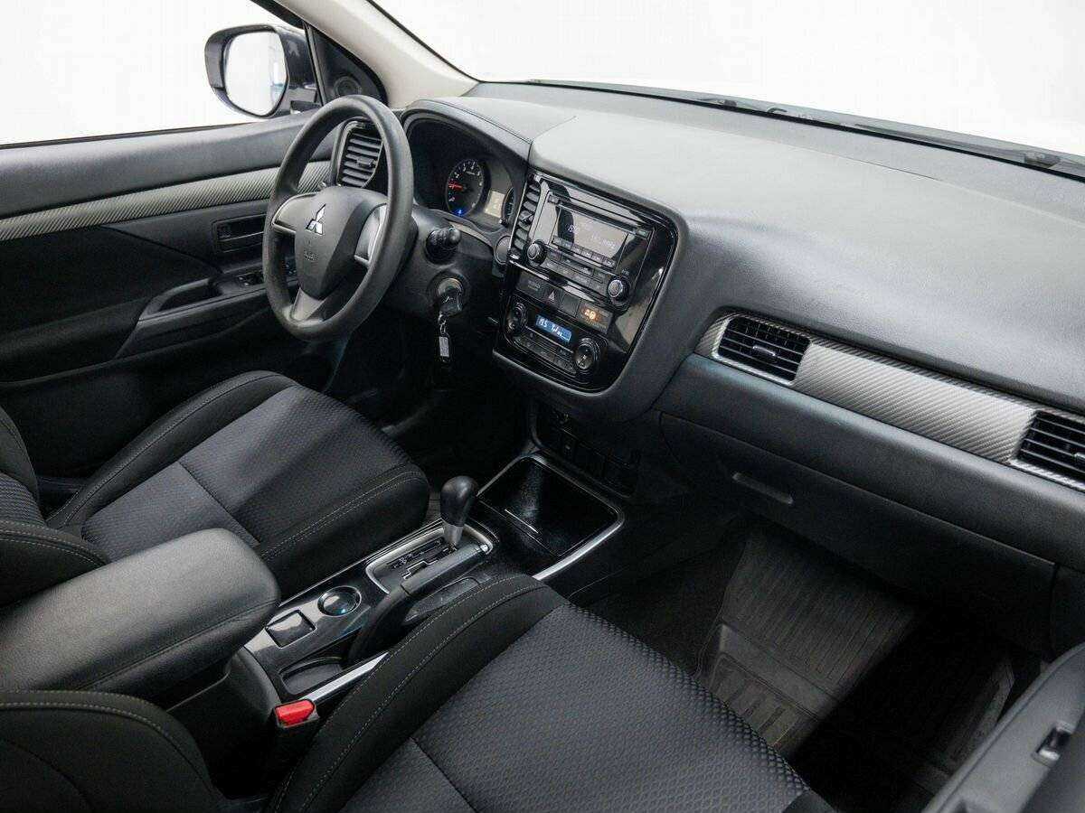 Mitsubishi Outlander с пробегом — 2018 год. Фото: #6