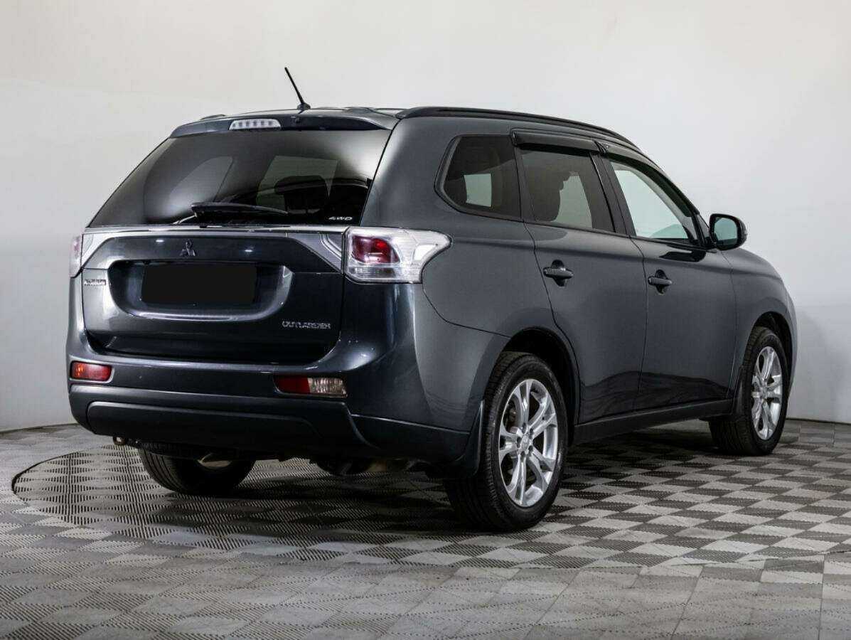 Mitsubishi Outlander с пробегом — 2013 год. Фото: #3