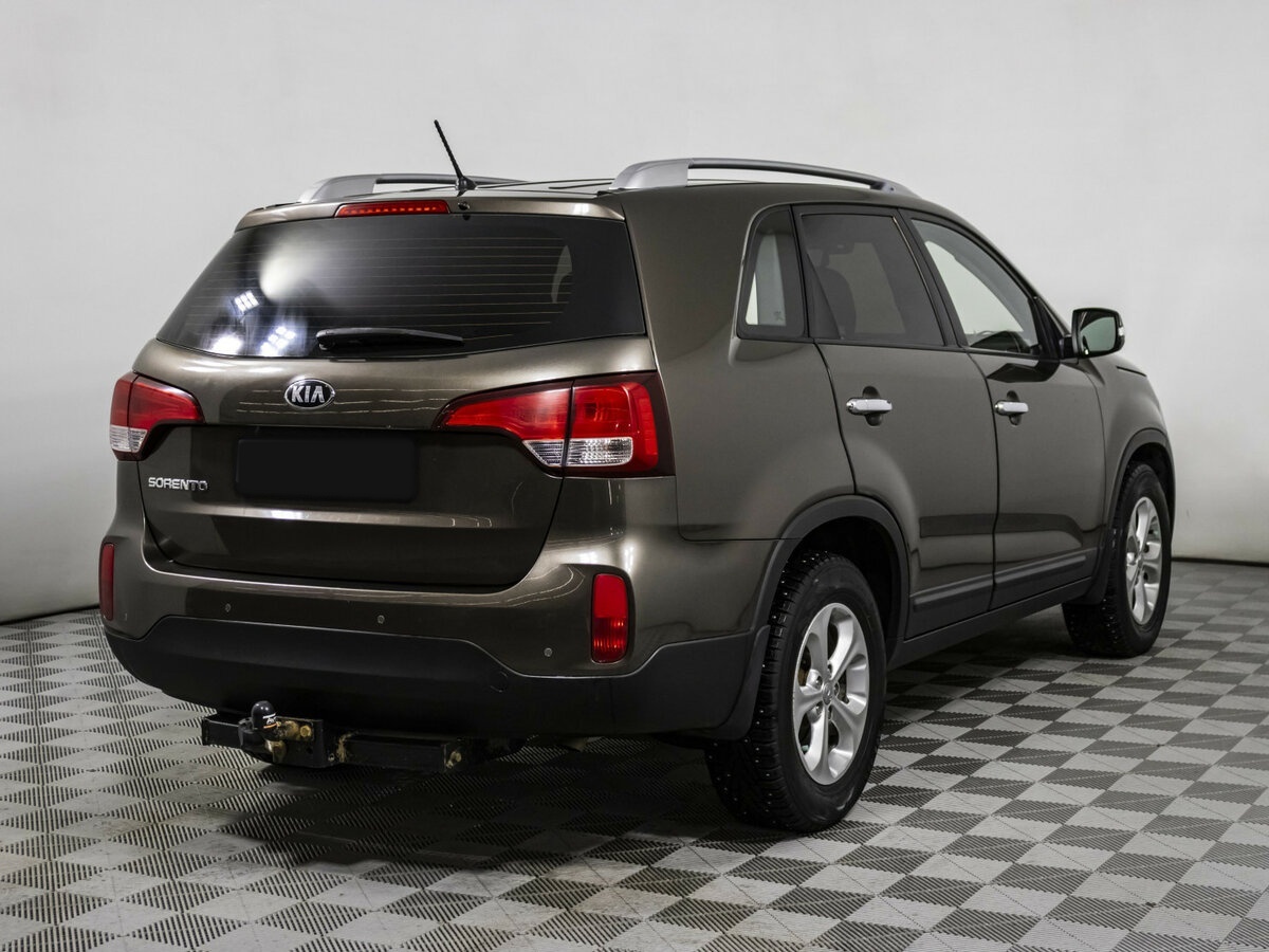 Kia Sorento с пробегом — 2015 год. Фото: #3