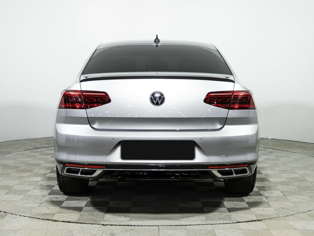Volkswagen Passat с пробегом — 2021 год. Фото: #5