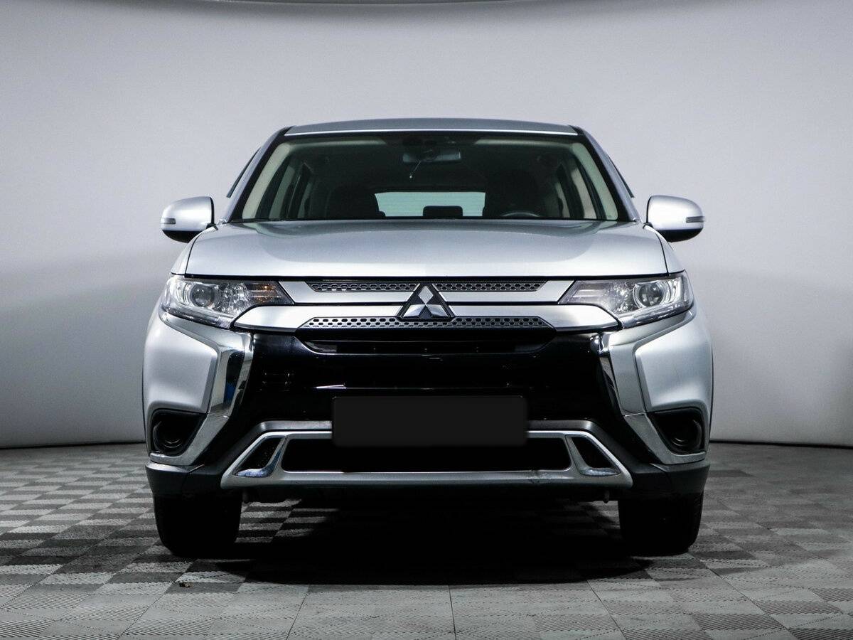 Mitsubishi Outlander с пробегом — 2019 год. Фото: #1