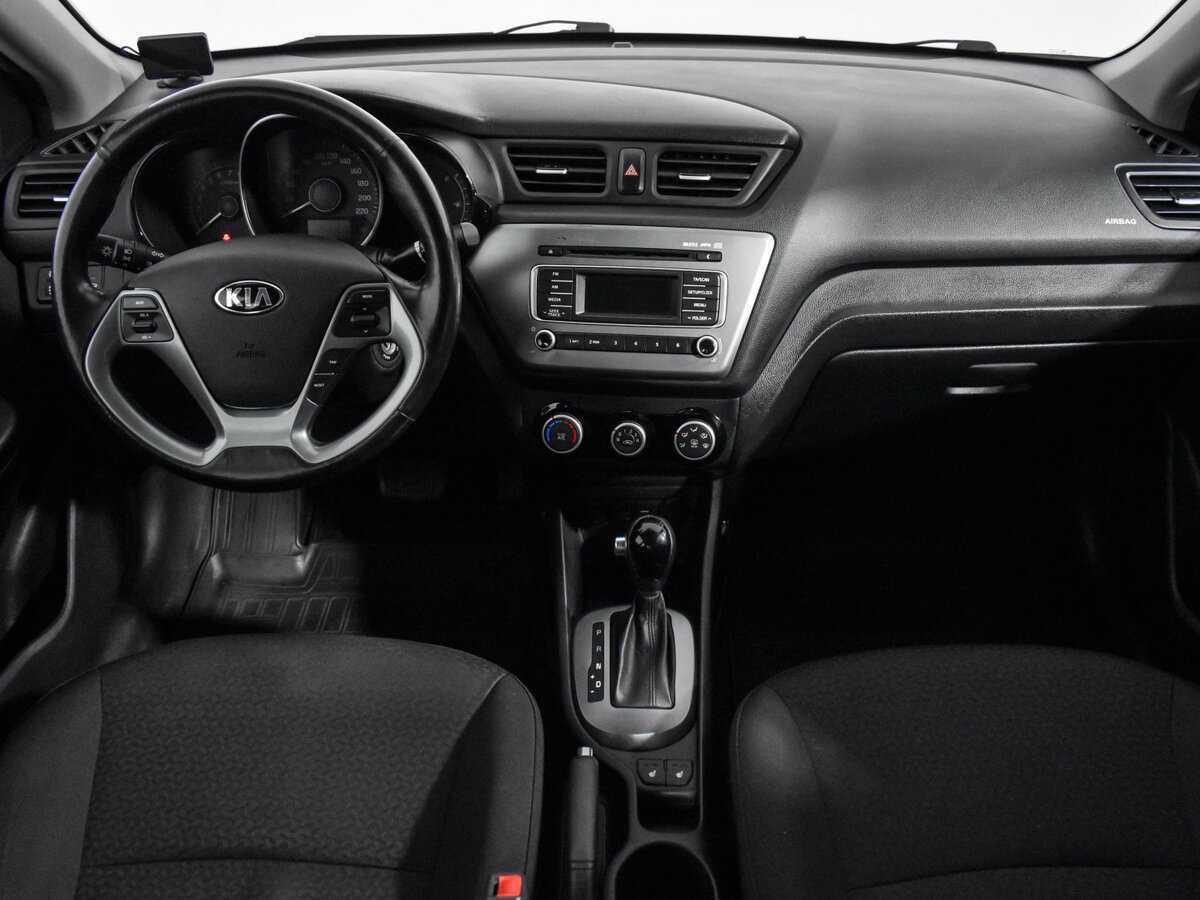 Kia Rio с пробегом — 2016 год. Фото: #10