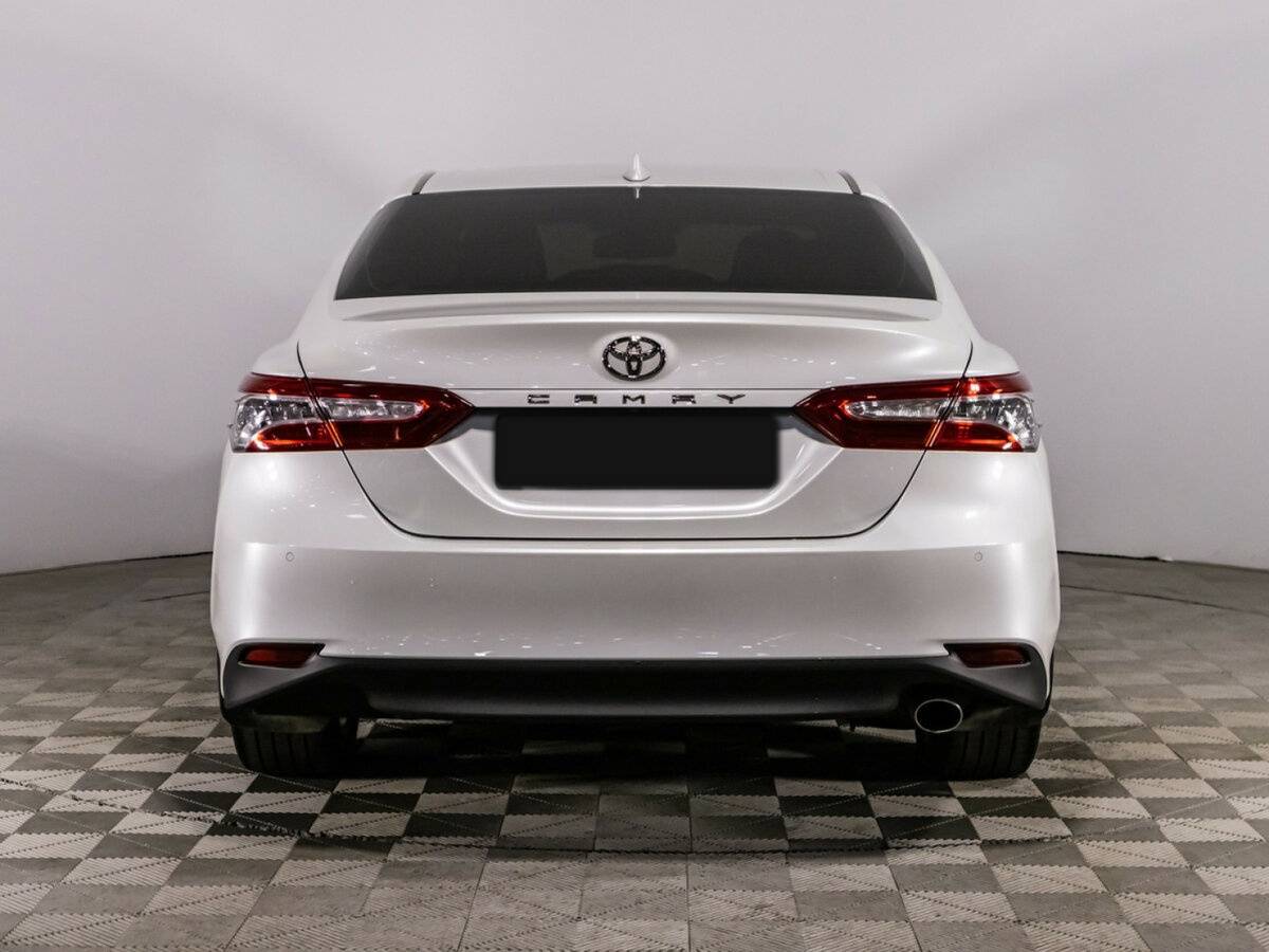 Toyota Camry с пробегом — 2019 год. Фото: #5