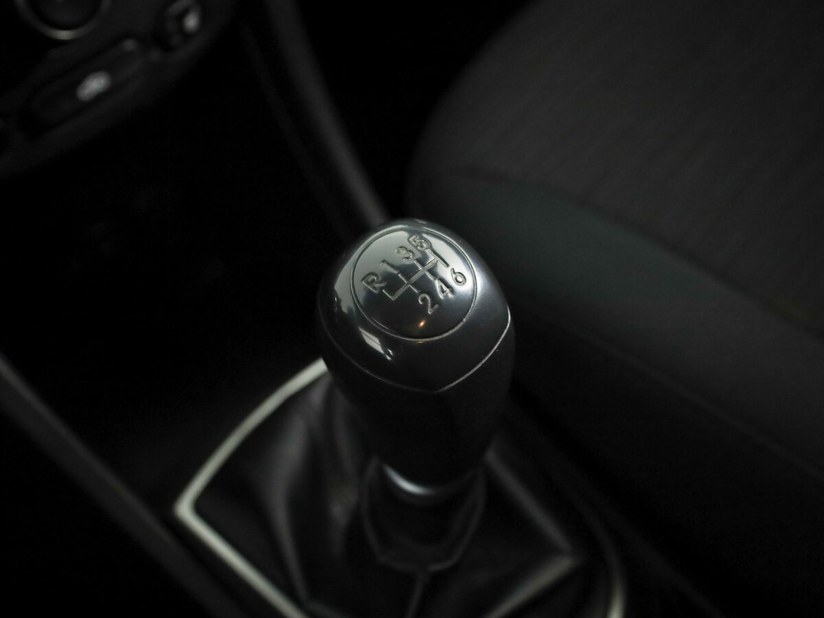 Hyundai Solaris с пробегом — 2016 год. Фото: #9