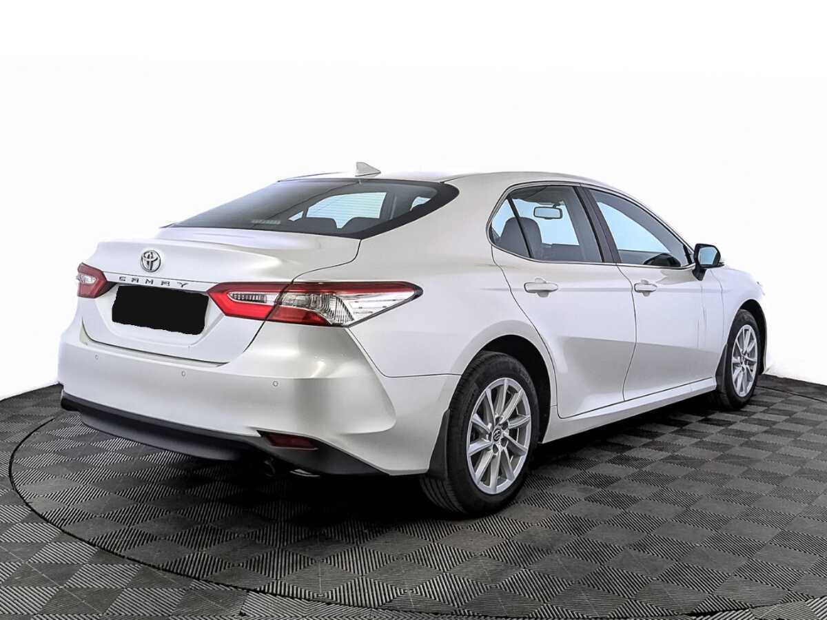 Toyota Camry с пробегом — 2021 год. Фото: #4