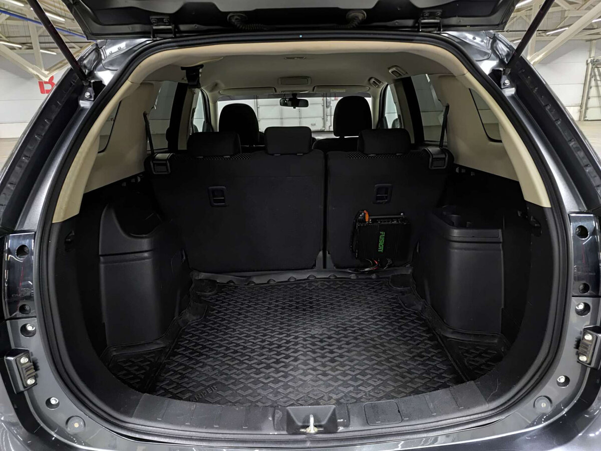 Mitsubishi Outlander с пробегом — 2016 год. Фото: #9