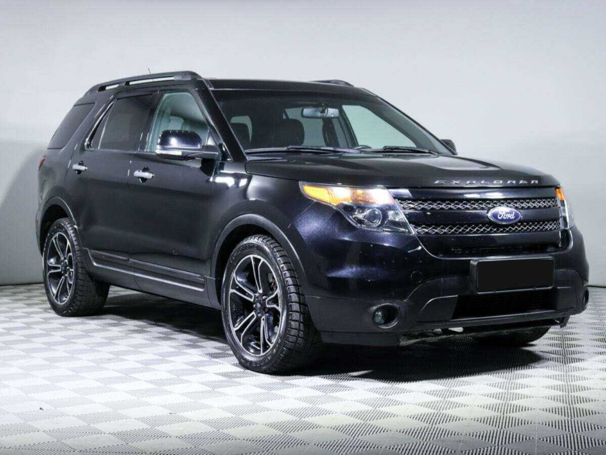 Ford Explorer с пробегом — 2013 год. Фото: #1
