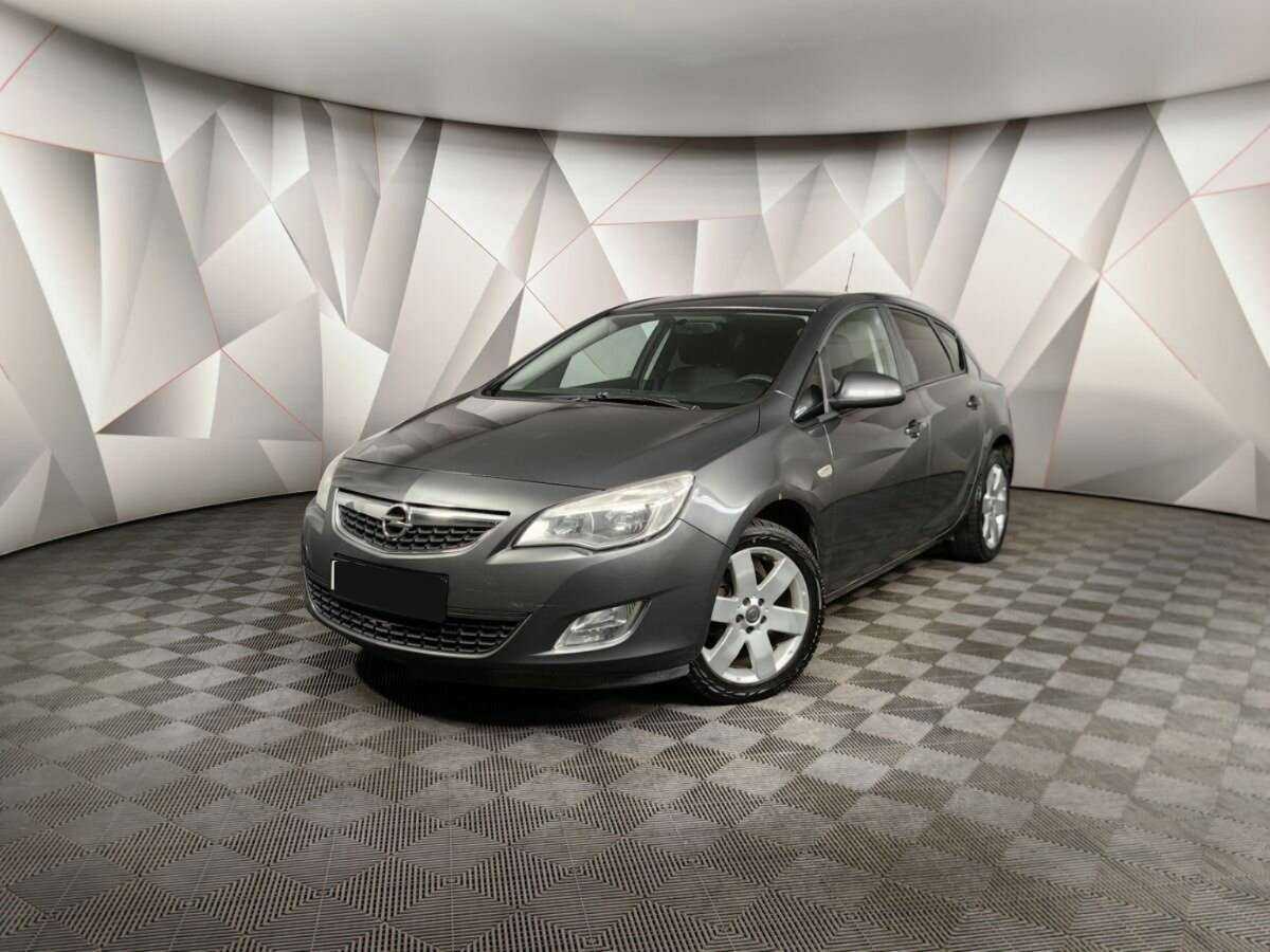 Opel Astra с пробегом — 2012 год. Посмотреть фото