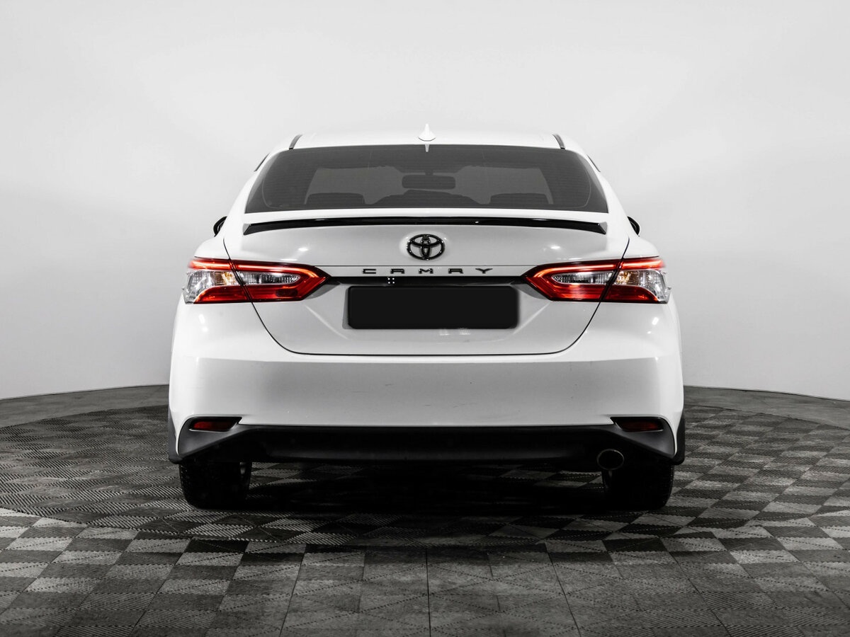 Toyota Camry с пробегом — 2021 год. Фото: #4