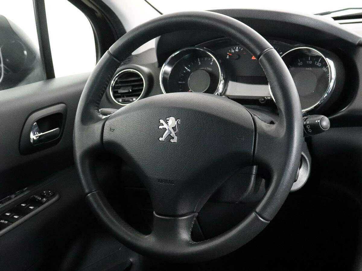 Peugeot 3008 с пробегом — 2014 год. Фото: #12