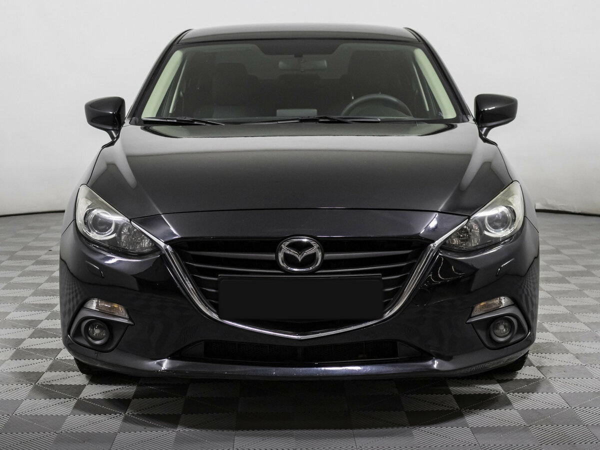 Mazda 3 с пробегом — 2015 год. Фото: #1