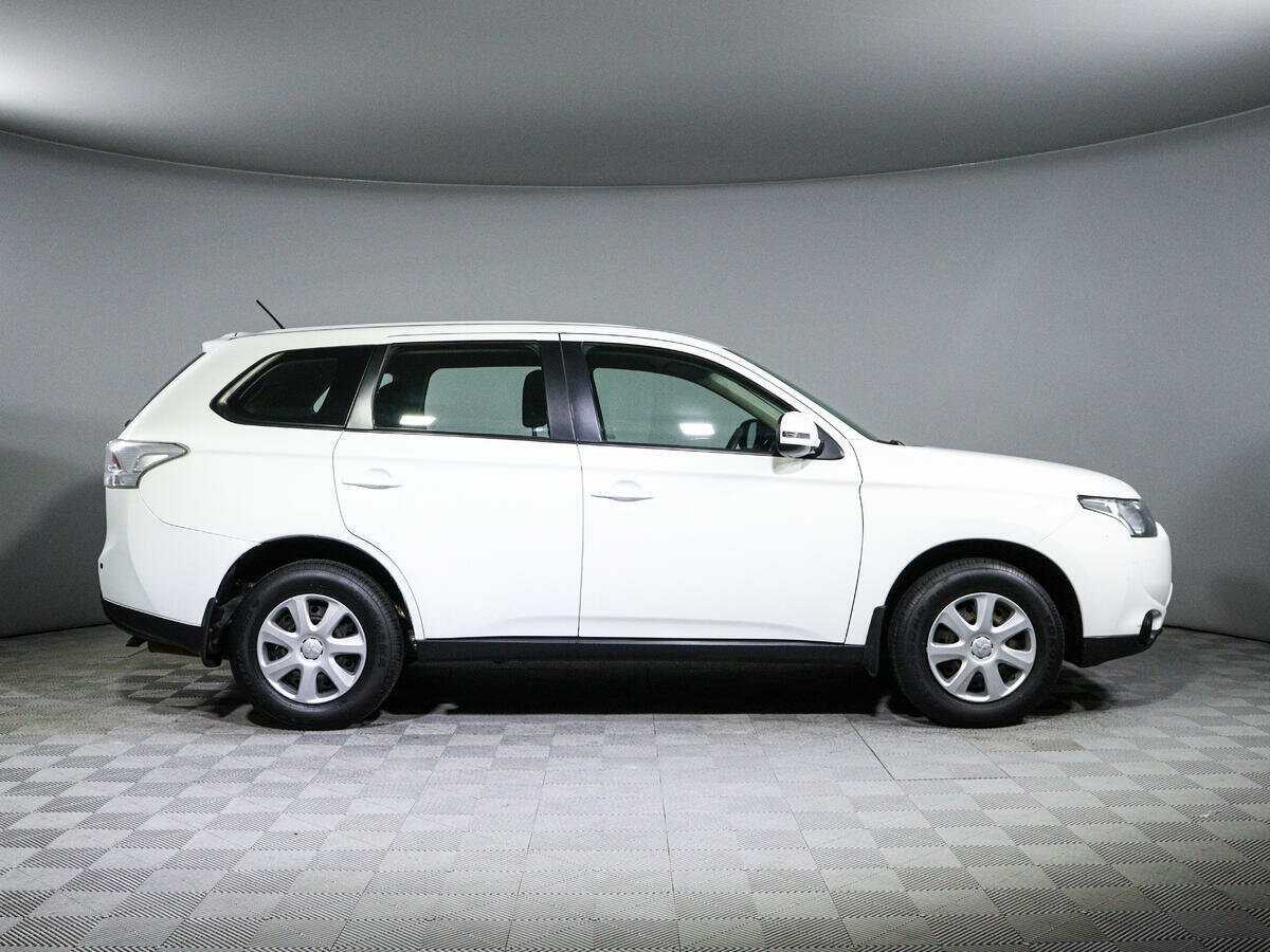 Mitsubishi Outlander с пробегом — 2013 год. Фото: #3