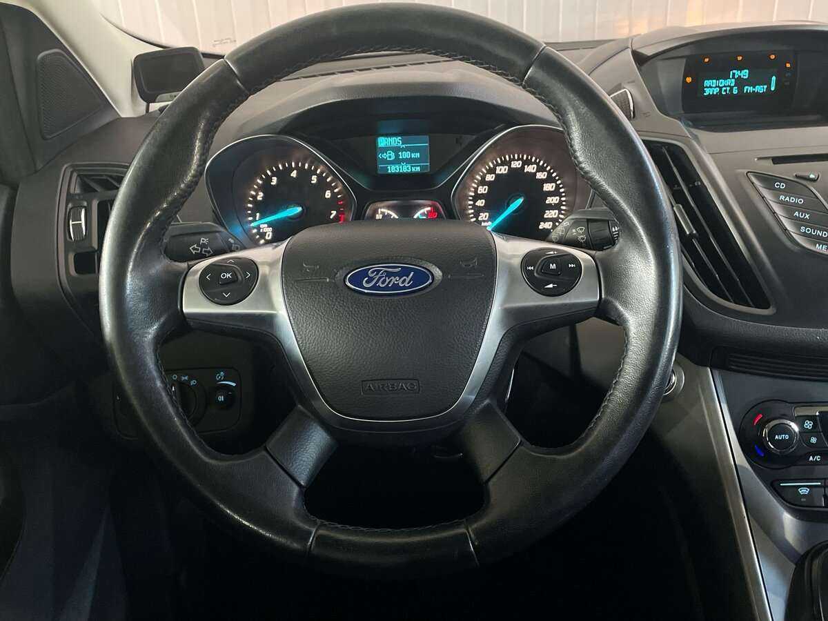 Ford Kuga с пробегом — 2015 год. Фото: #9