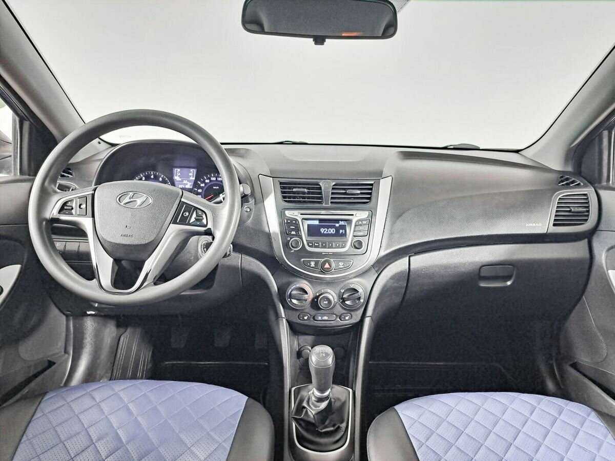 Hyundai Solaris с пробегом — 2014 год. Фото: #10