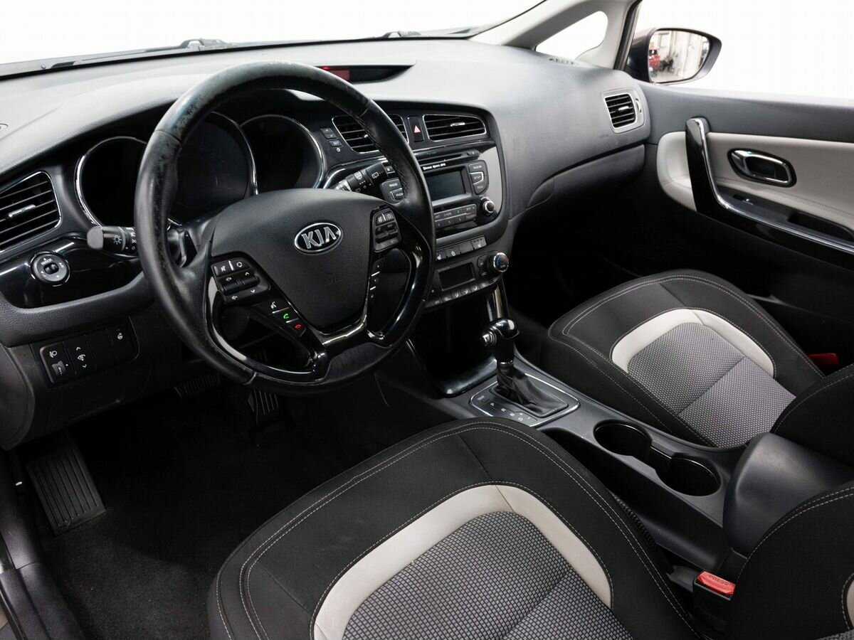 Kia Ceed с пробегом — 2013 год. Фото: #6