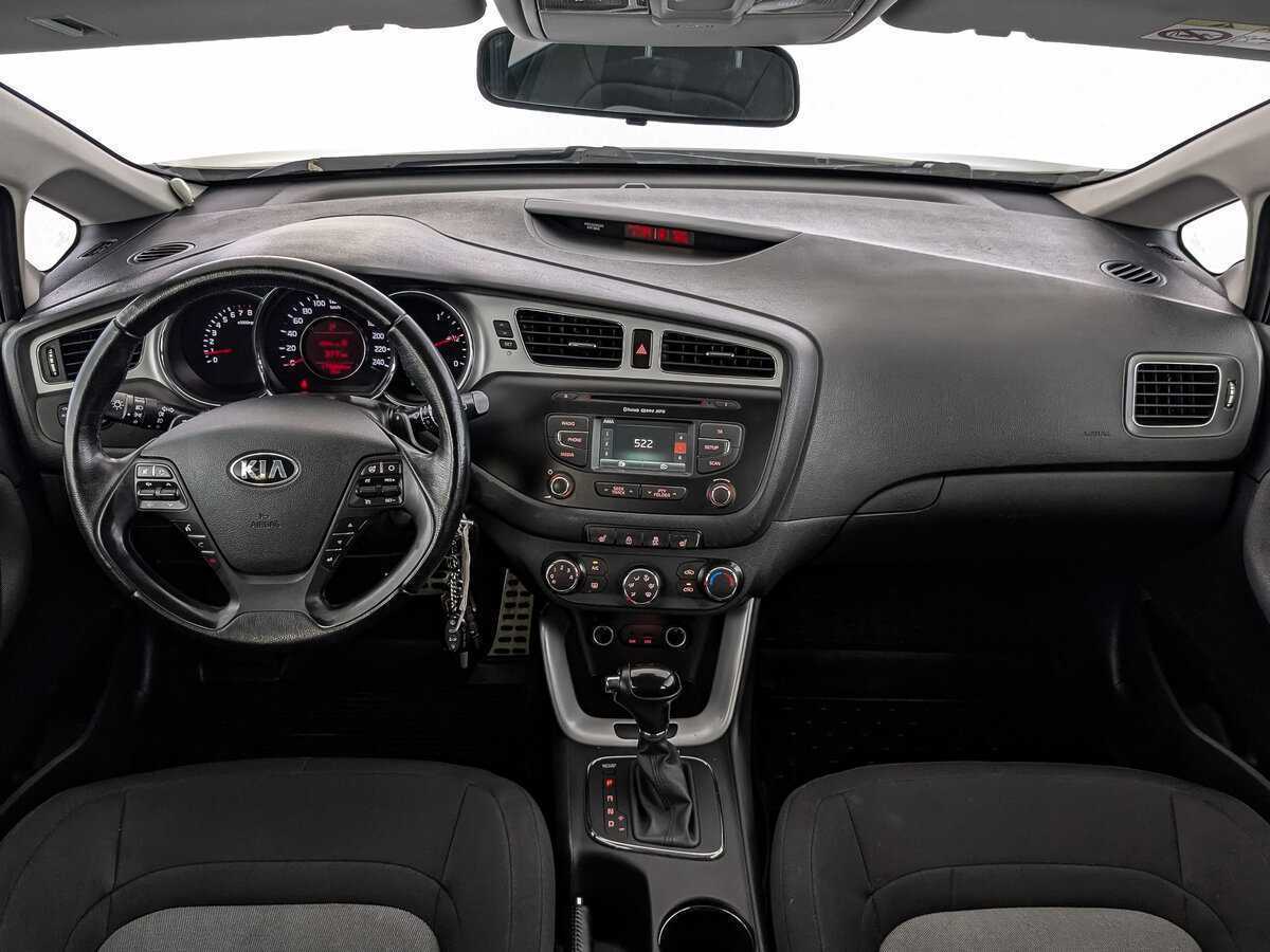 Kia Ceed с пробегом — 2014 год. Фото: #9