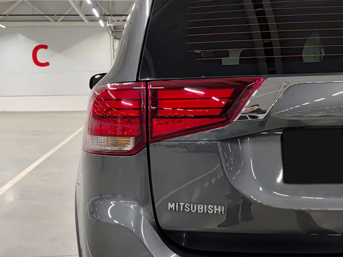 Mitsubishi Outlander с пробегом — 2016 год. Фото: #8