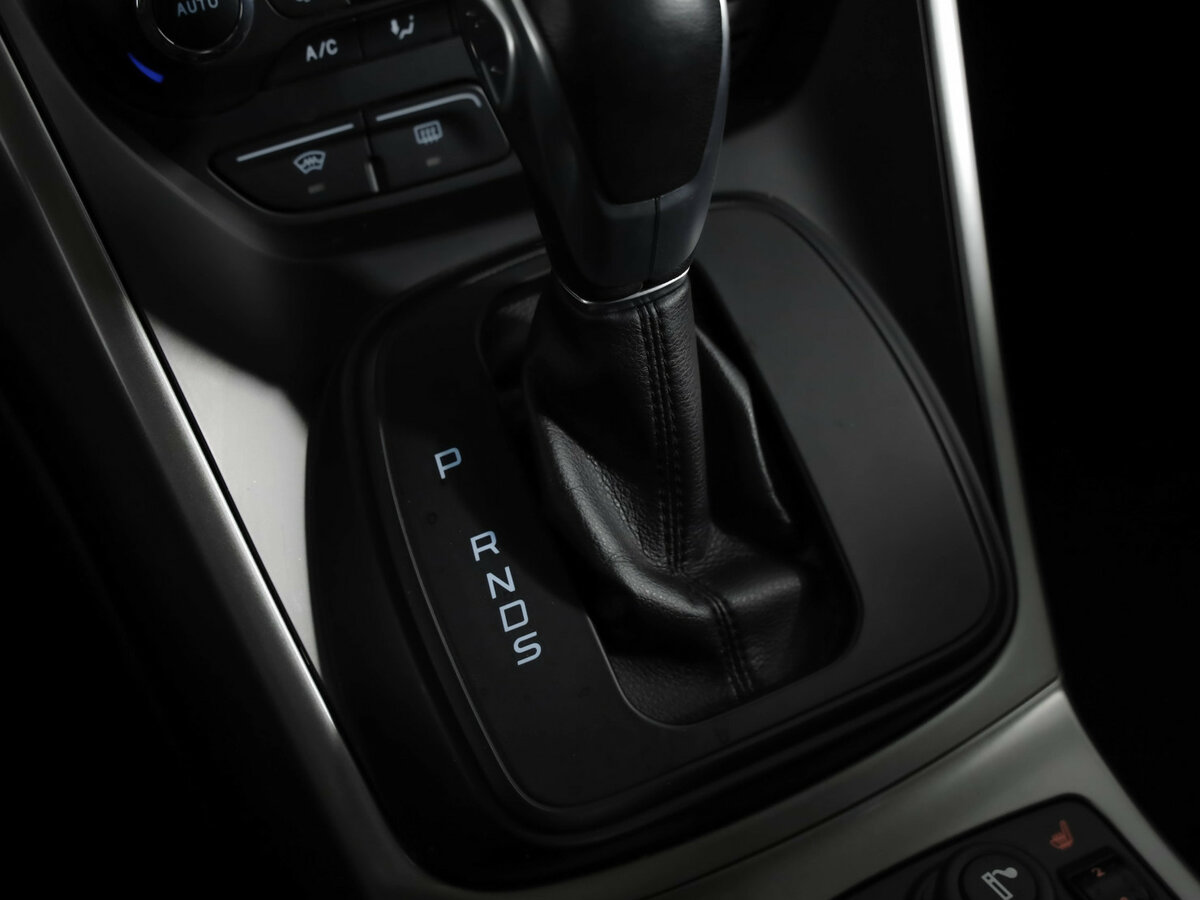 Ford Kuga с пробегом — 2015 год. Фото: #18