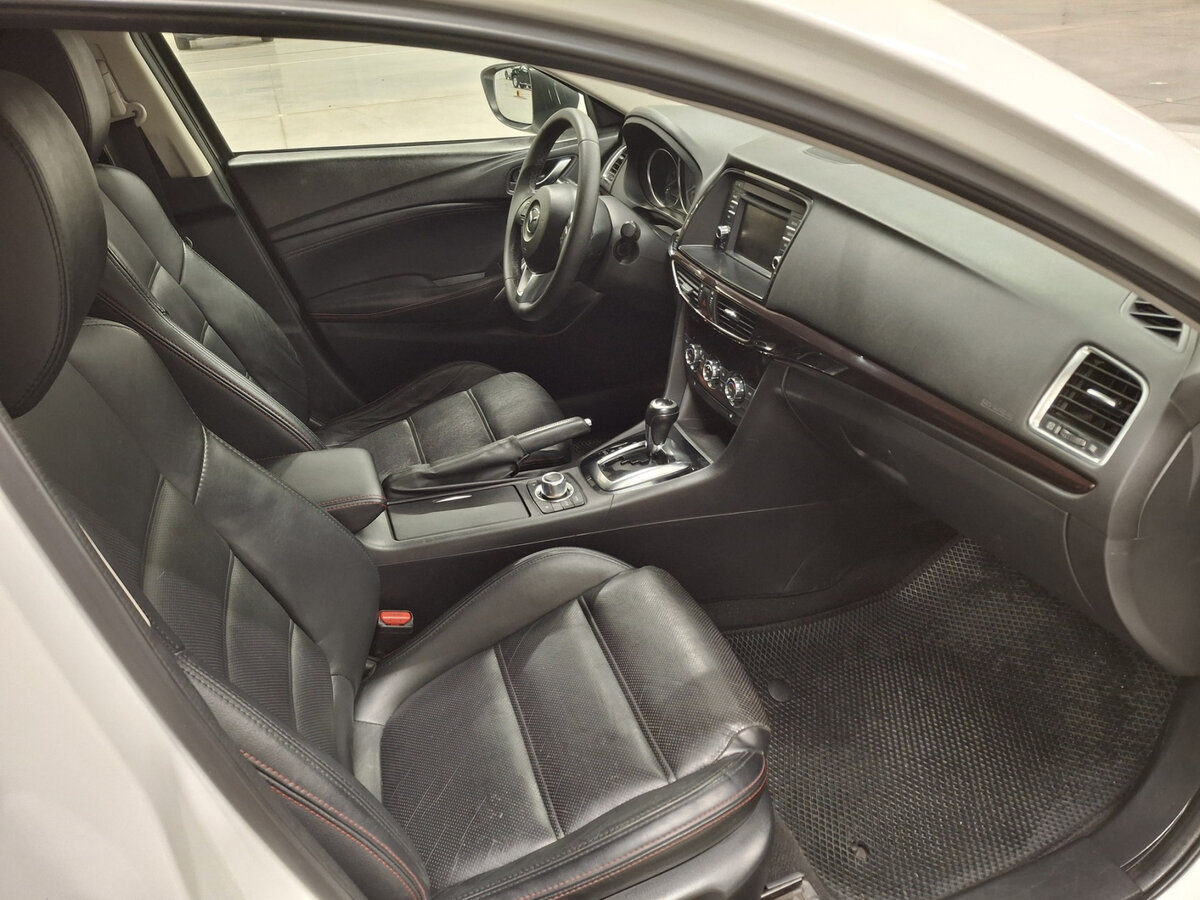 Mazda 6 с пробегом — 2014 год. Фото: #10