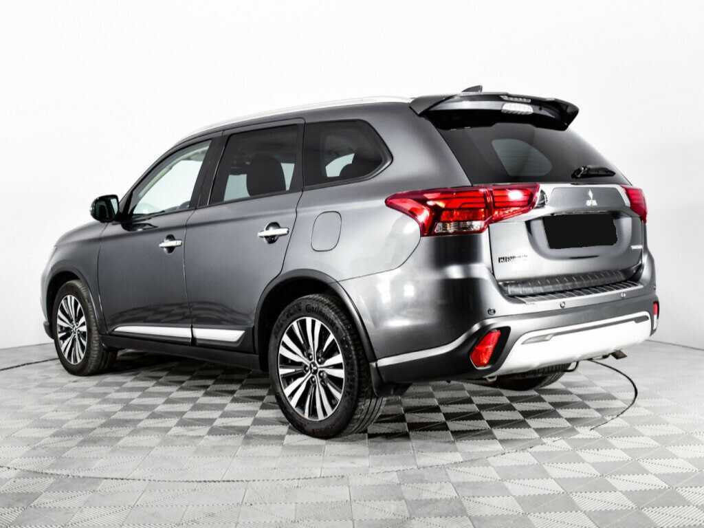 Mitsubishi Outlander с пробегом — 2018 год. Фото: #6