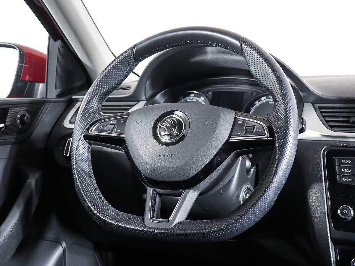 Skoda Rapid с пробегом — 2019 год. Фото: #14