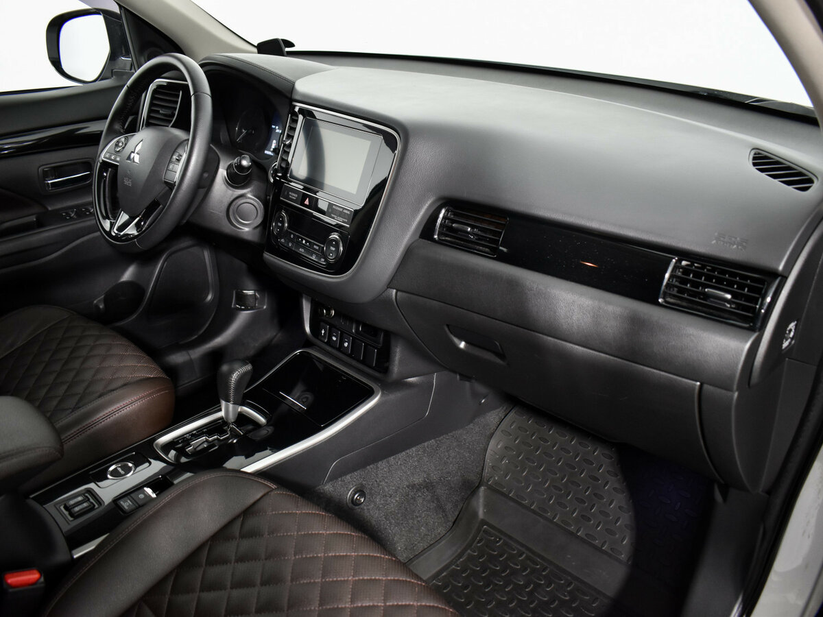 Mitsubishi Outlander с пробегом — 2019 год. Фото: #8