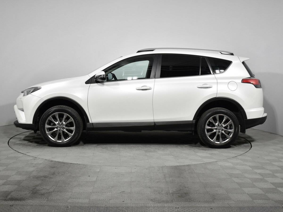 Toyota RAV4 с пробегом — 2018 год. Фото: #7