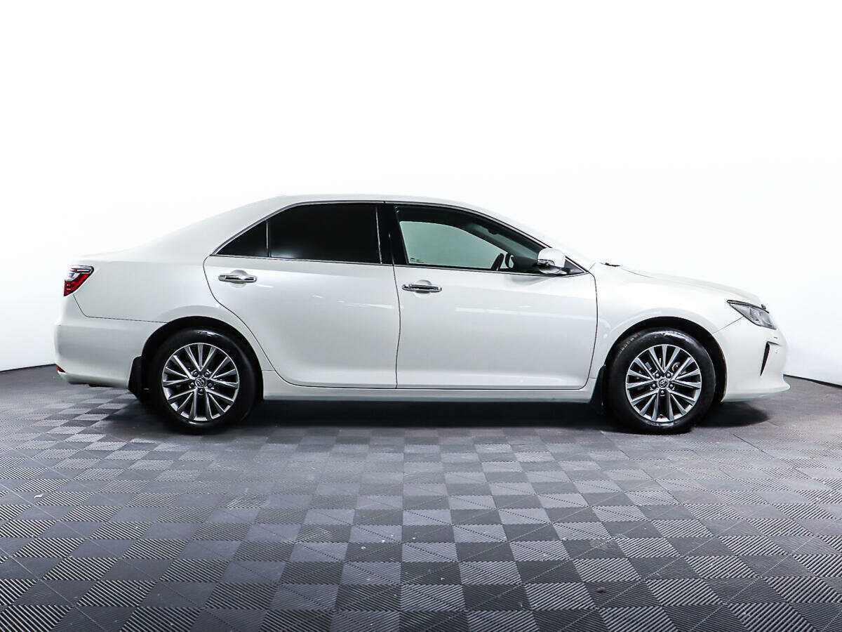 Toyota Camry с пробегом — 2017 год. Посмотреть фото