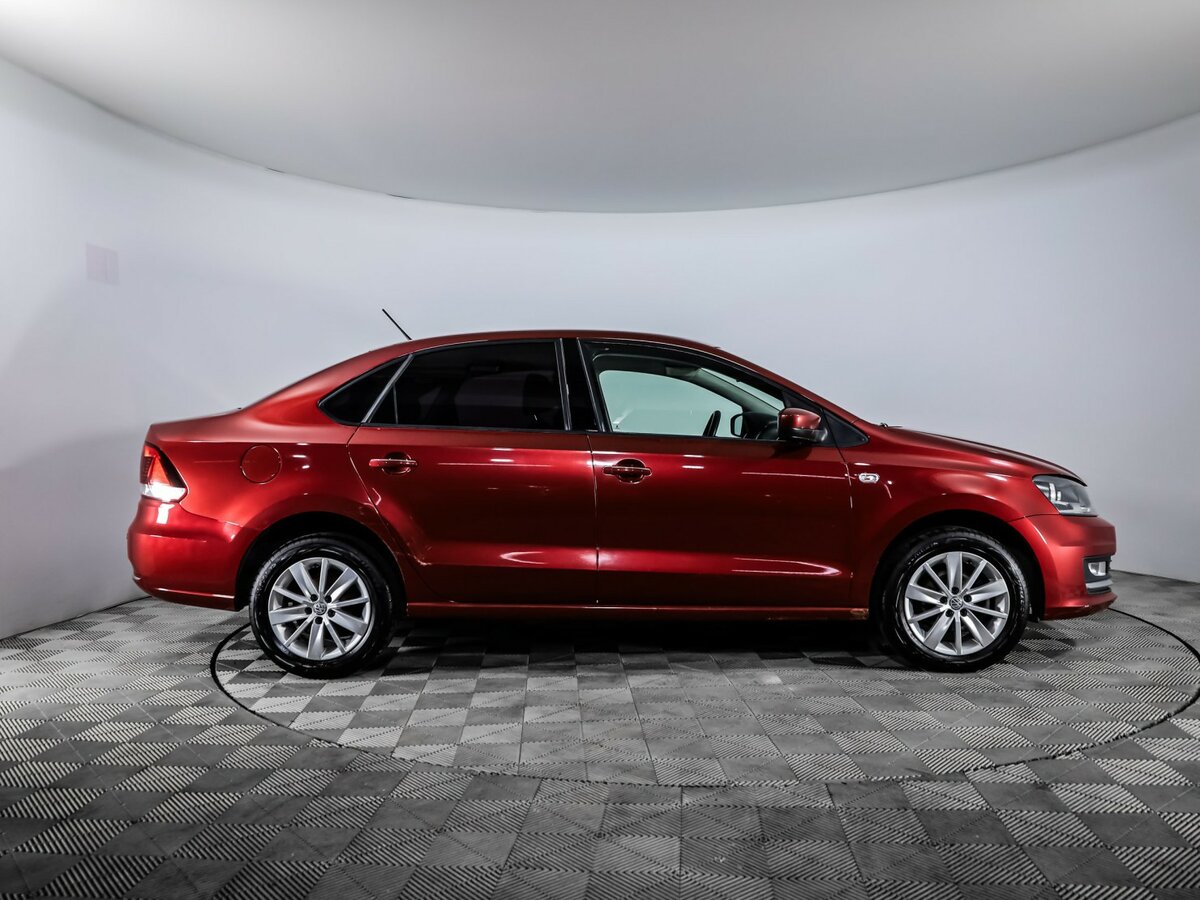 Volkswagen Polo с пробегом — 2015 год. Фото: #5