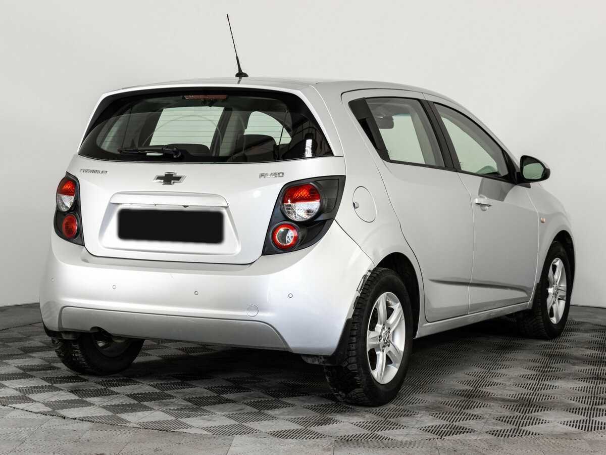 Chevrolet Aveo с пробегом — 2013 год. Фото: #4