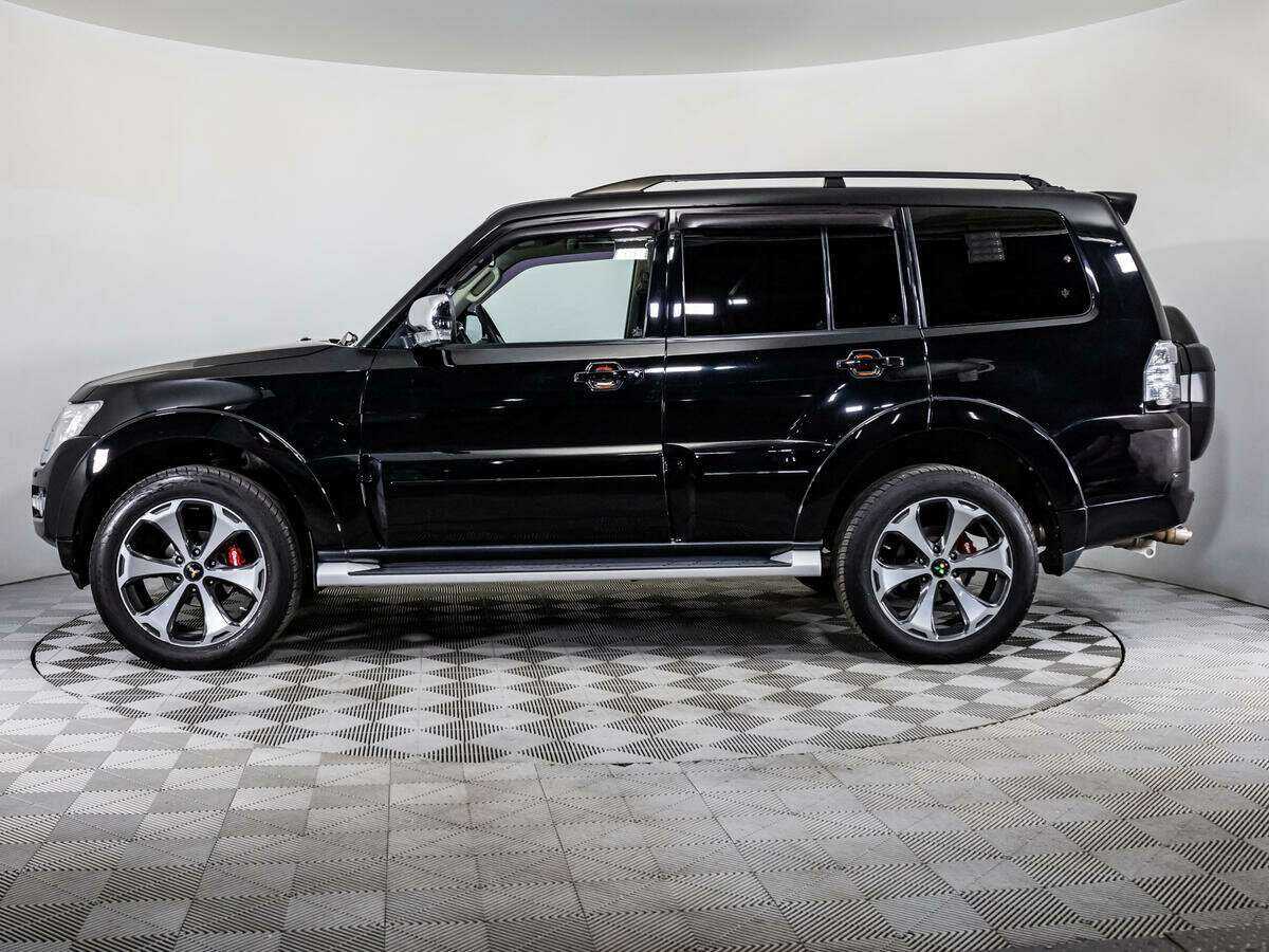 Mitsubishi Pajero с пробегом — 2015 год. Фото: #7