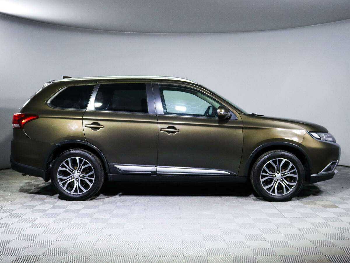 Mitsubishi Outlander с пробегом — 2018 год. Фото: #3