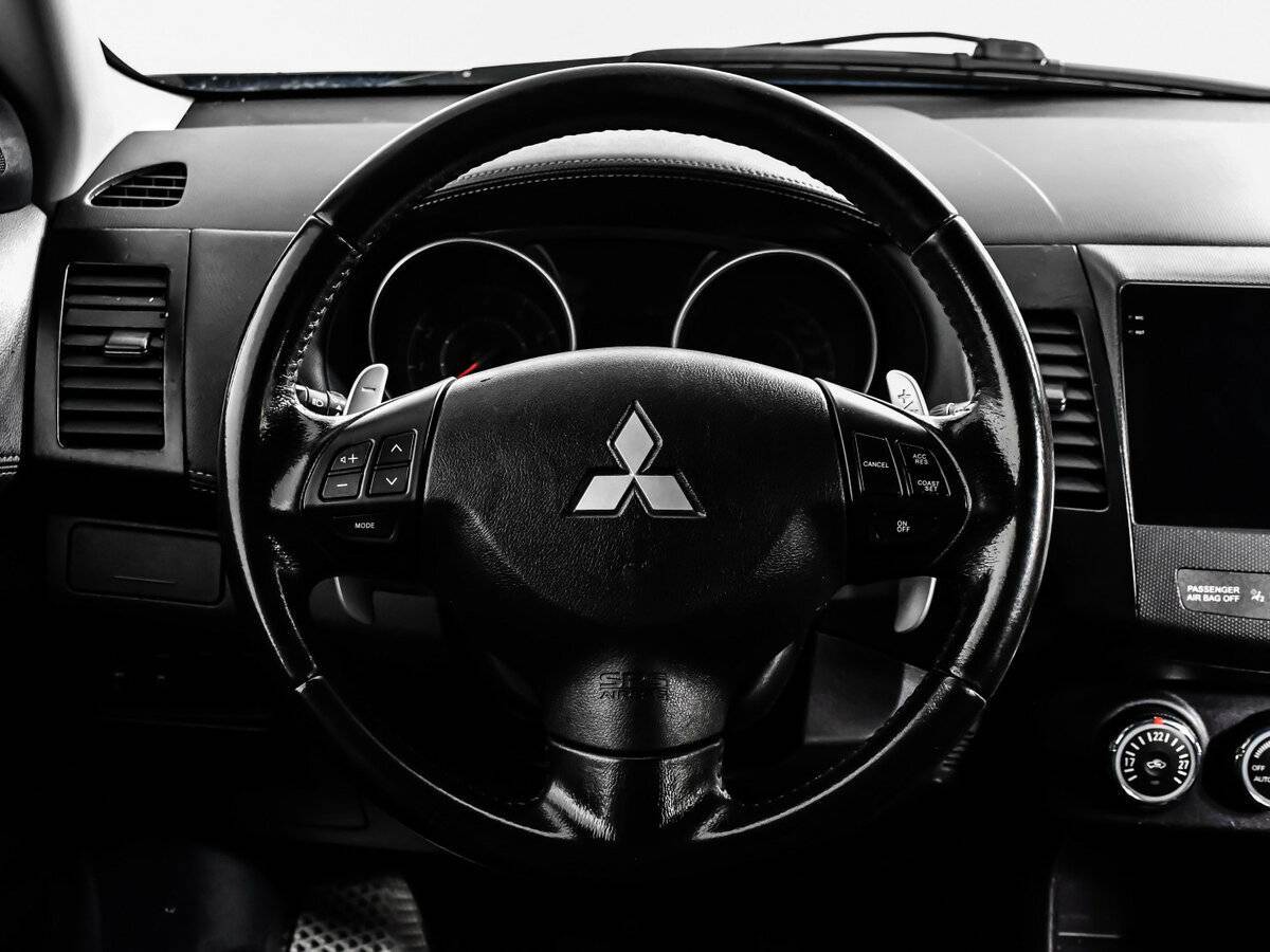 Mitsubishi Outlander с пробегом — 2012 год. Фото: #10