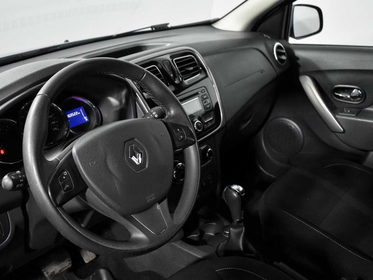 Renault Sandero с пробегом — 2017 год. Фото: #8