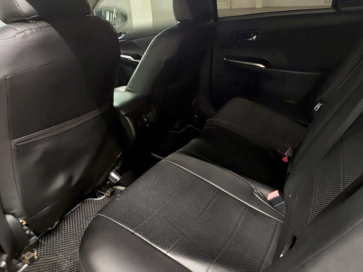 Toyota Camry с пробегом — 2017 год. Фото: #11