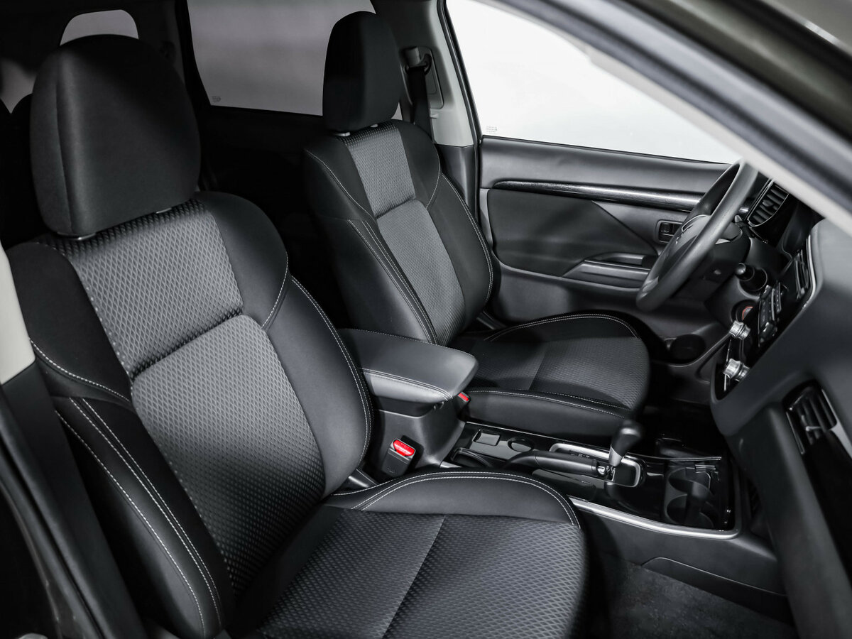 Mitsubishi Outlander с пробегом — 2020 год. Фото: #20
