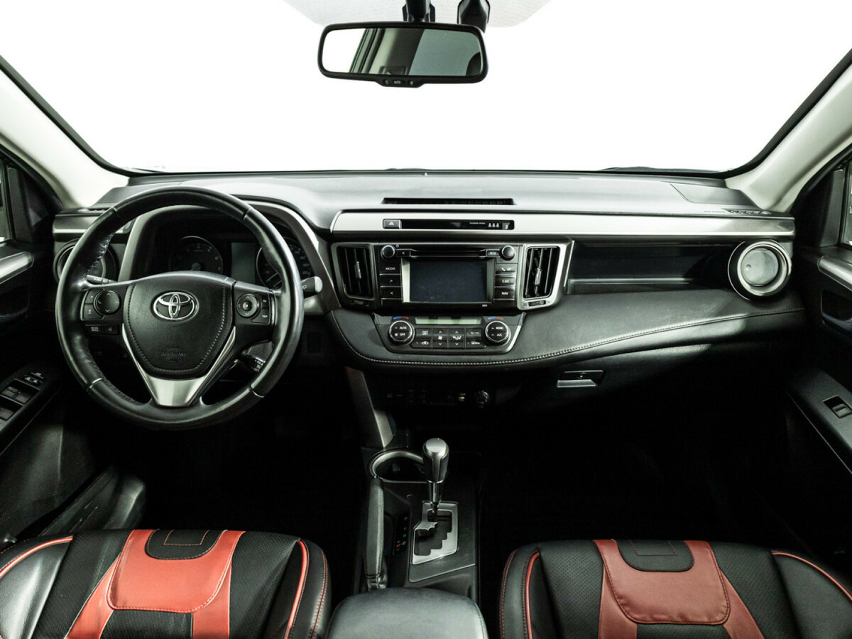 Toyota RAV4 с пробегом — 2016 год. Фото: #12