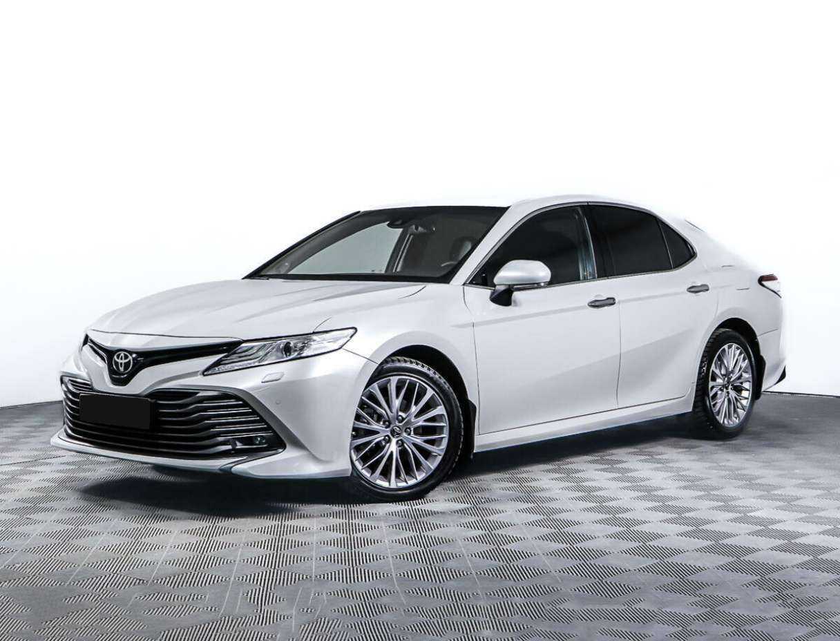 Toyota Camry с пробегом — 2018 год. Посмотреть фото