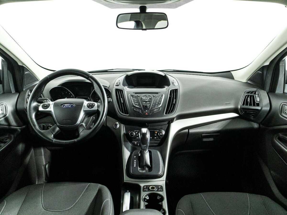 Ford Kuga с пробегом — 2015 год. Фото: #12
