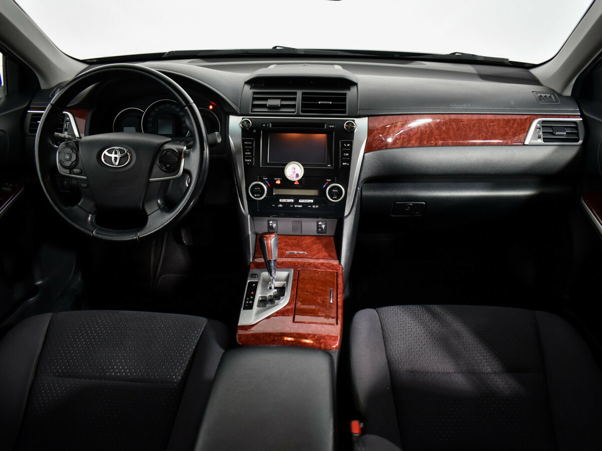 Toyota Camry с пробегом — 2012 год. Фото: #10