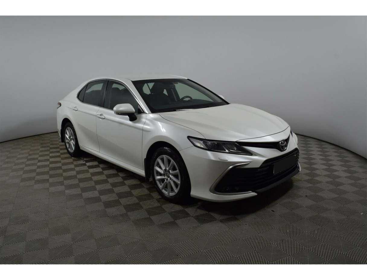 Toyota Camry с пробегом — 2021 год. Фото: #2