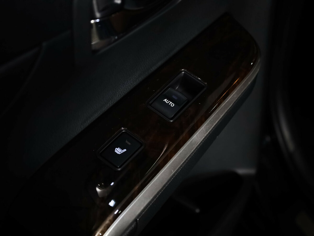 Toyota Camry с пробегом — 2016 год. Фото: #16