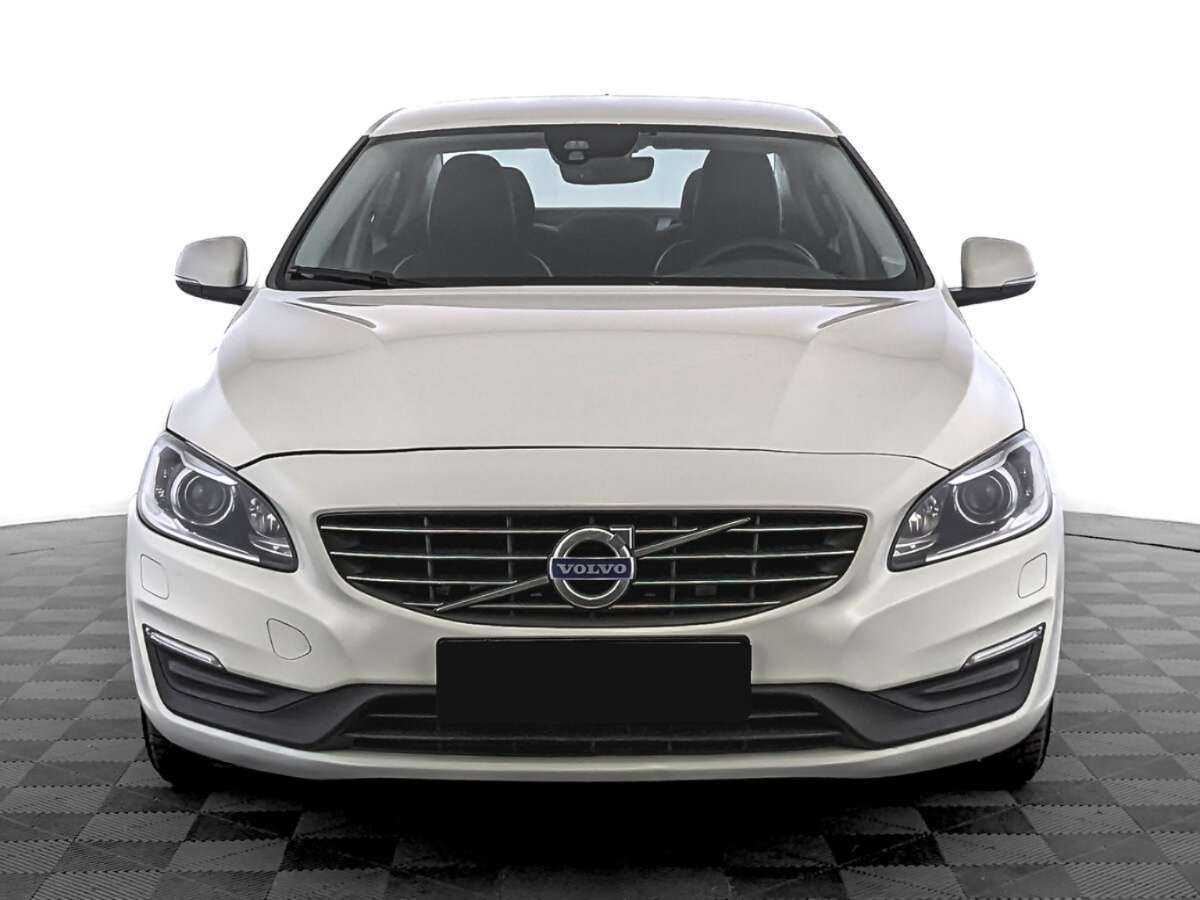 Volvo S60 с пробегом — 2015 год. Фото: #1