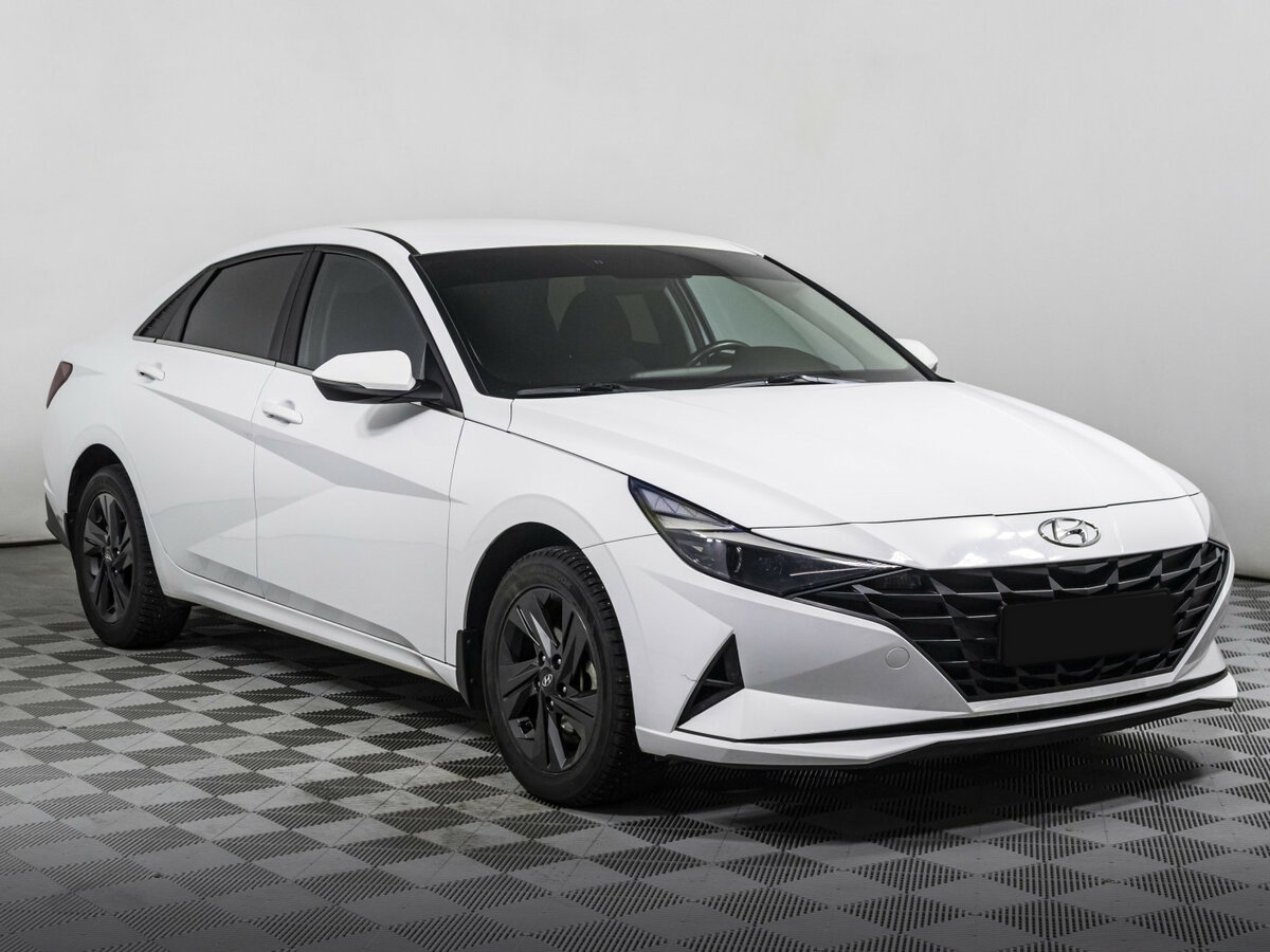 Hyundai Elantra с пробегом — 2021 год. Фото: #2