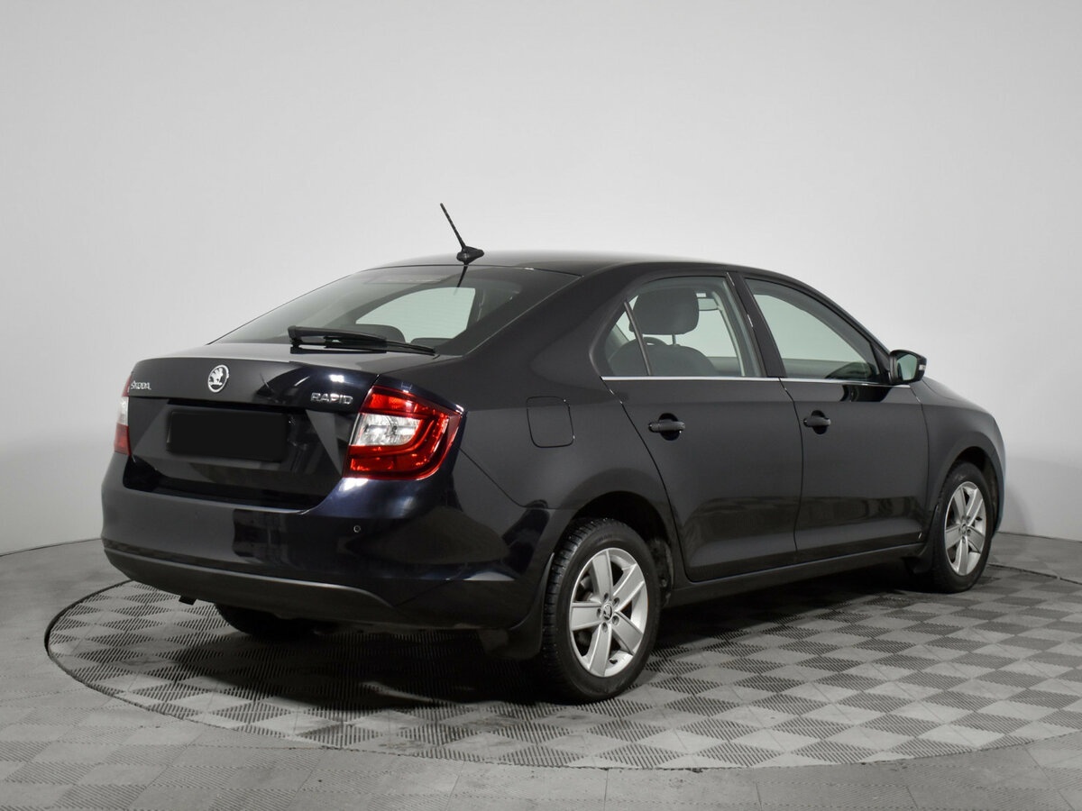 Skoda Rapid с пробегом — 2017 год. Фото: #4