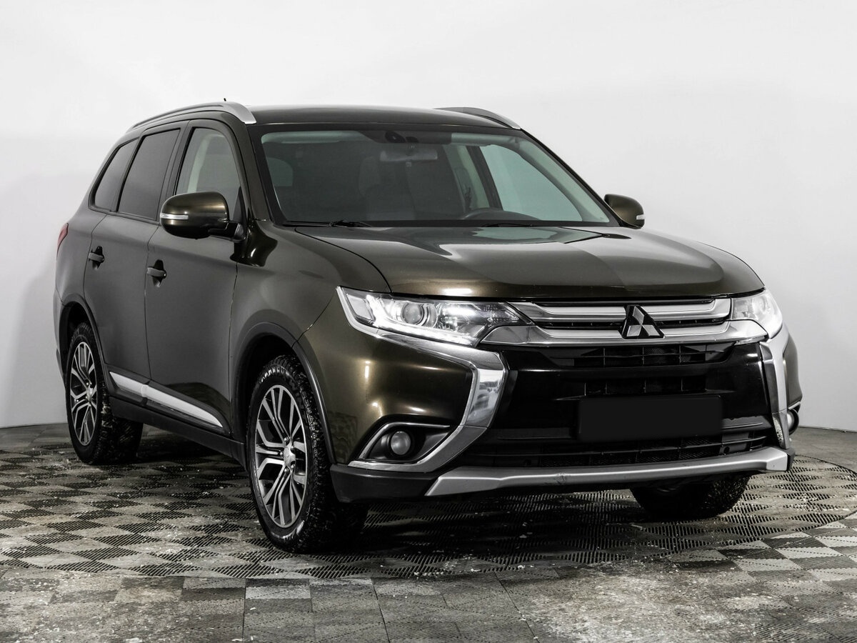 Mitsubishi Outlander с пробегом — 2015 год. Фото: #2