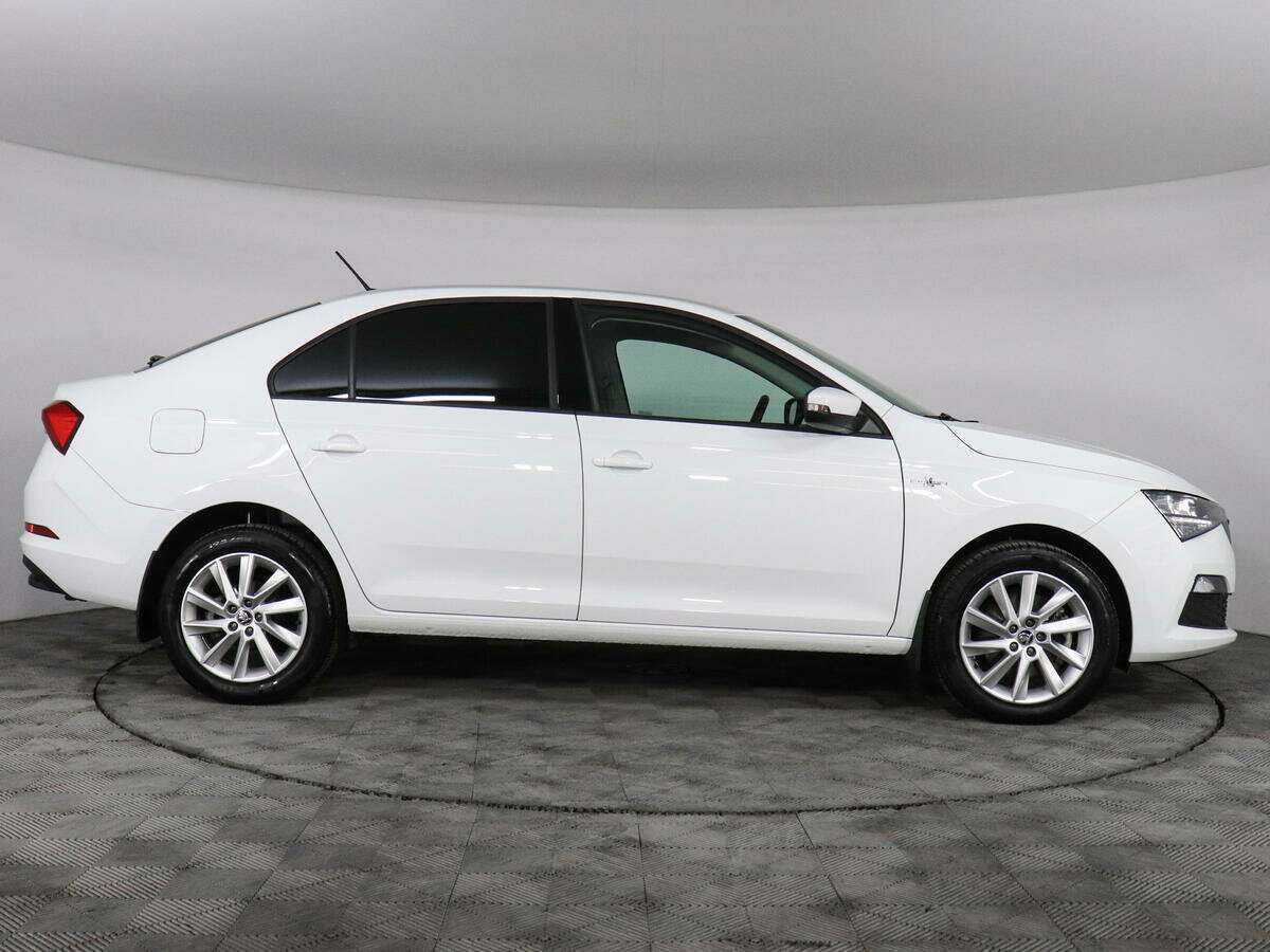 Skoda Rapid с пробегом — 2022 год. Фото: #3