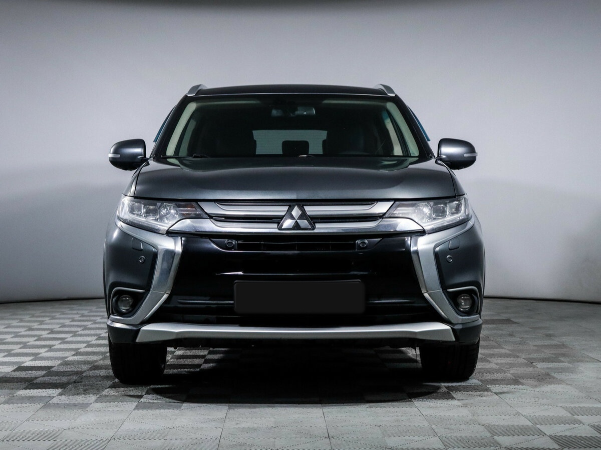 Mitsubishi Outlander с пробегом — 2018 год. Фото: #1